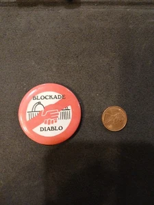 Blockade Diablo Vintage Lapel Hat Jacket Pin - Bild 1 von 2