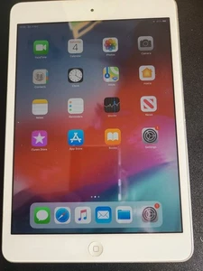 Apple iPad mini 2 7.9 Inch 32GB Wi-Fi - Silver - Picture 1 of 3