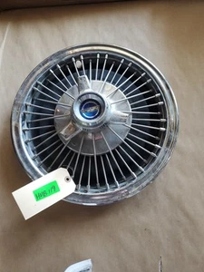 Tapacubos giratorios Ford Mustang Fairlane Galaxie 1966-67 radios de alambre OEM usado - Imagen 1 de 10