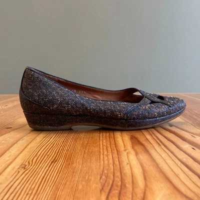 39.5 / 9 - Zapatos planos Dries van Noten negros y tostados florales de cuña baja 1019HV Foto 1 de 4