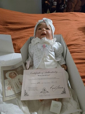 Lee Middleton Roses,Lace & Love . Edition 670 Baby's Birthday April 21st 1999 - Image 1 of 3