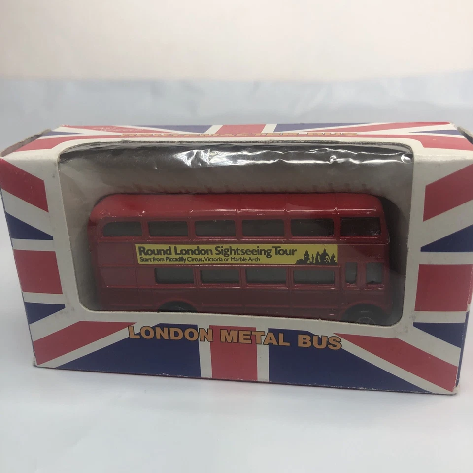 ROUTEMASTER LONDAN TRANSPORT BUS ROUND LONDON SIGHTSEEING TOUR - Image 1 of 4