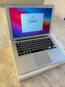 MacBook Air, 13 cali (połowa 2013 r.) - 512GB SSD, 8GB DRAM, procesor i7 + akcesoria bonusowe - Zdjęcie 1 z 12