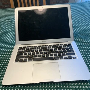 Apple MacBook Air A1466 Silver Parts / Repair NO HDD - Picture 1 of 2