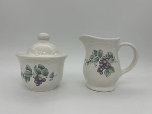 Pfaltzgraff Grapevine Creamer and Sugar bowl with lid USA Purple Grapes EUC - Picture 1 of 5