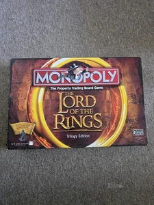 Monopoly Lord of the Rings Trilogy Edition 2003 Board Game-100% Complete - Picture 1 of 9