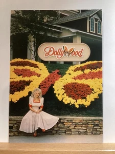 Dolly & a Butterfly, DP’s Celebrity Treater: Pigeon Forge, TN - Vintage Postcard - Picture 1 of 3