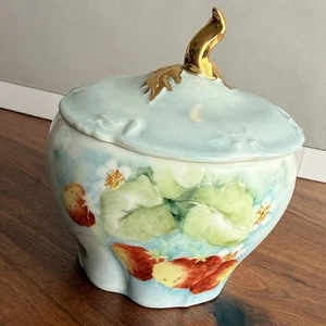 Handbemalte Porzellandose goldfarben Deckel Erdbeer Design signiert D. Martines - Bild 1 von 7