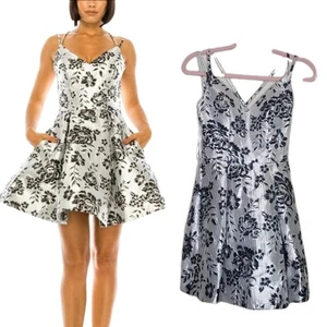 B Darlin Gr. 0 Silber Schwarz Blumen Jacquard Urlaub Party Kleid Taschen Neu mit Etikett - Bild 1 von 9