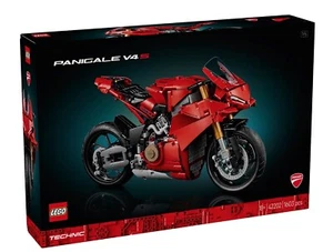 LEGO 42202 Ducati Panigale V4 S Motorcycle  - Technic - BNISB New - AU Seller - Picture 1 of 3