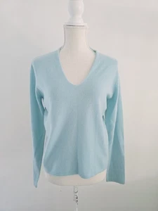 Neiman Marcus Cashmere Light Ice Blue V-Neck Pullover Knit Sweater L Large - Picture 1 of 10