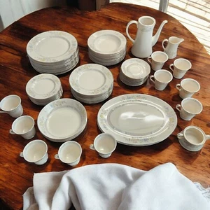 Gorham Fine China Cherrywood Dinnerware Plates Set 1980's Vintage Porcelain Set - Picture 1 of 24