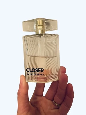 Closer by Halle Berry Eau de Parfum Perfume Spray Corporal 1.7oz / 50ml Colonia Difícil de Encontrar Foto 1 de 3