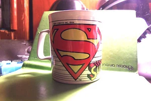 Rara tazza vetro DC Comics Superman England Kiln Craft anni 70 colore superbo stile 2b - Foto 1 di 6