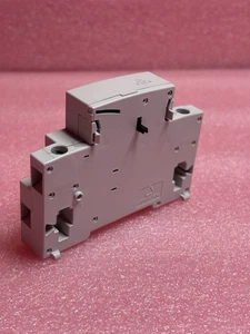 Siemens Overvoltage/undervoltage Trip 3RV1902-1AB4 - Picture 1 of 4