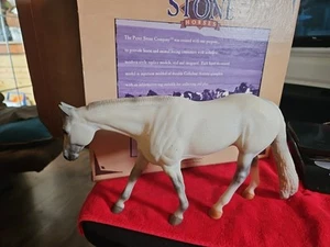 Cavallo Vintage Peter Stone Mesa Believer 1996 Prima EDIZIONE Grigio Modello Tradizionale - Foto 1 di 9