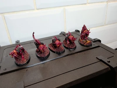 Games Workshop Warhammer Age of Sigmar Khorne Flesh Hounds X5 (Lot 1) - Image 1 of 4