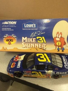 nascar diecast 1 24 #31 Mike Skinner Lowes Looney Tunes 2001 - Picture 1 of 6