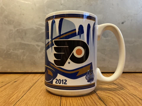 2012 NHL Winter Classic Philadelphia Flyers New York Rangers Coffee Mug Cup RARE Cover