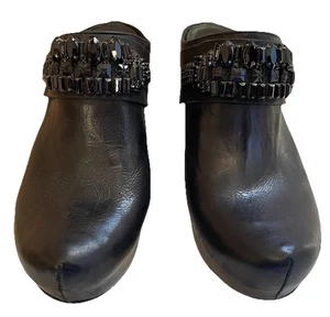 VERA WANG Lavender Collection RHINESTONE Black LEATHER Brazilian CLOGS Size 5 M - Picture 1 of 12