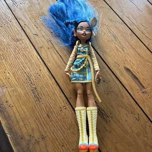 Monster High Cleo de Nile Doll Blue Black Hair 2021-2022 With Outfit - Picture 1 of 9