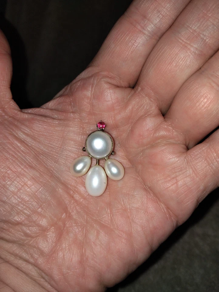 Vintage Pearl Sterling Silver & 3.2mm Ruby 14k White Gold Pendant - Image 1 of 4