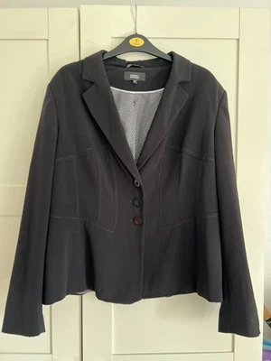 Chaqueta Blazer Corta M&S Negra Ajustada Talla 18 Foto 1 de 4