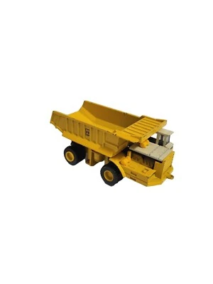 The ERTL Co. International Harvester Hydraulic Earth Mover Dump Truck Hong Kong - Image 1 of 4
