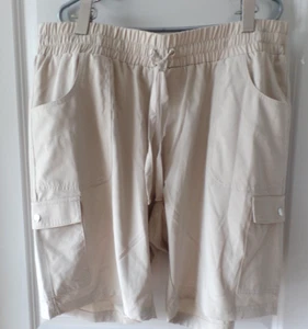 WOMEN'S, STAR STYLE, TAN SHORTS, BRAND NEW, LIGHTWEIGHT W/ PACKETS, SIZE XL - Picture 1 of 13