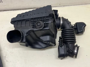 LUFTFILTERKASTEN & 7 ROHR 9678U 42370907 BENZIN FÜR VAUXHALL (OPEL) VIVA 1.0 2016 - Bild 1 von 5