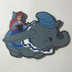 FANTASY PIN Le 100 Disney Arielle kleine Meerjungfrau reitend Dumbo Ride Mashup - Bild 1 von 3