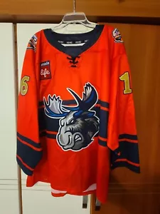 Maglia Chaz Lucius 2023-24 Manitoba Alce RCMP 150 Night AHL Game Worn - Foto 1 di 13