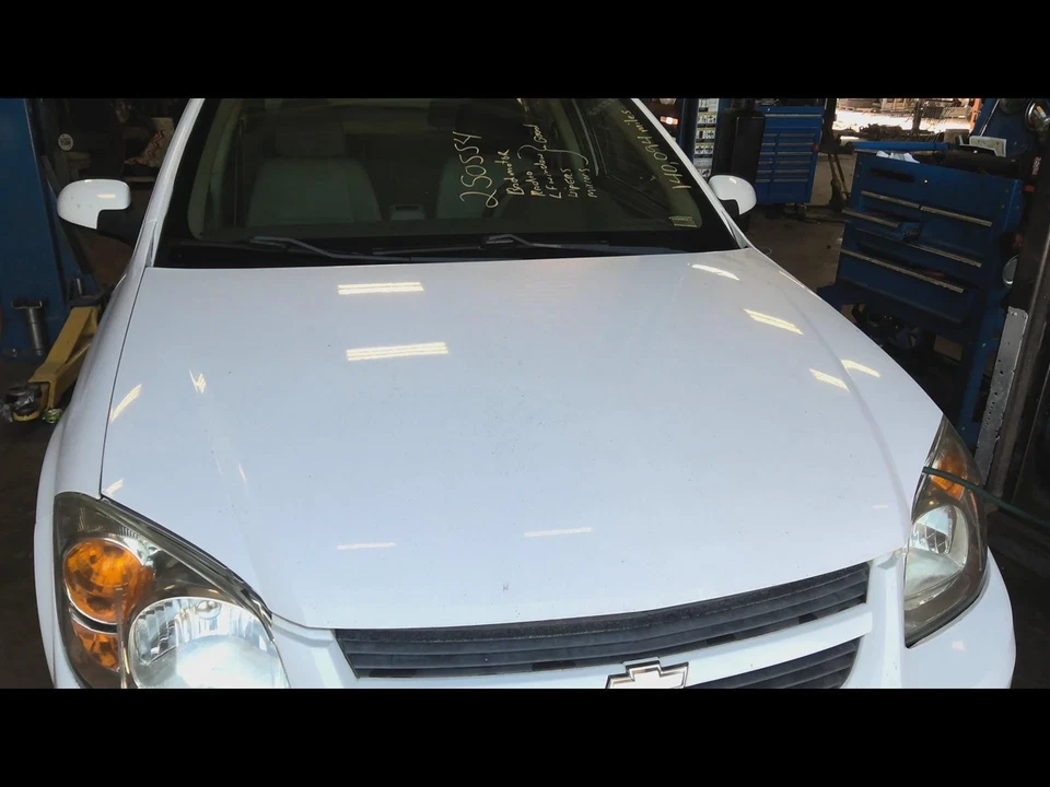 Used Hood fits: 2007 Chevrolet Cobalt  Grade C Foto 1 de 4