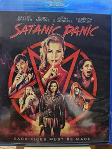Satanic Panic (Blu-ray, 2019) Rebecca Romijn, Hayley Griffith SUPER RARE FIND - Foto 1 di 6