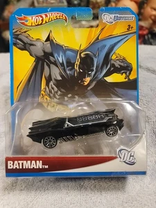 Hot Wheels DC Universe Batman Batmobile 1:64 Scale NEW 2011 - Picture 1 of 6
