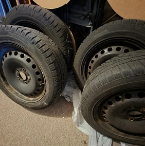 Winterreifen Pirelli auf Stahlfelgen - Bild 1 von 4