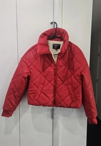 Mila & Tiff Cherry Red Puffer Jacket Coat Quilted Cropped Sherpa Women’s  M NICE - Picture 1 of 10