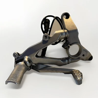 Правая подножка в сборе Ducati PANIGALE 899 1299 (2013) R/H - Изображение 1 из 3