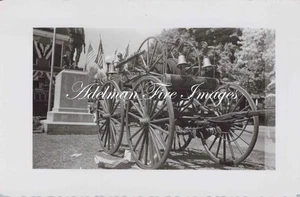 Antiguo aparato de bomberos foto amistad FC Chambersburg Pennsylvania SP411 - Imagen 1 de 2