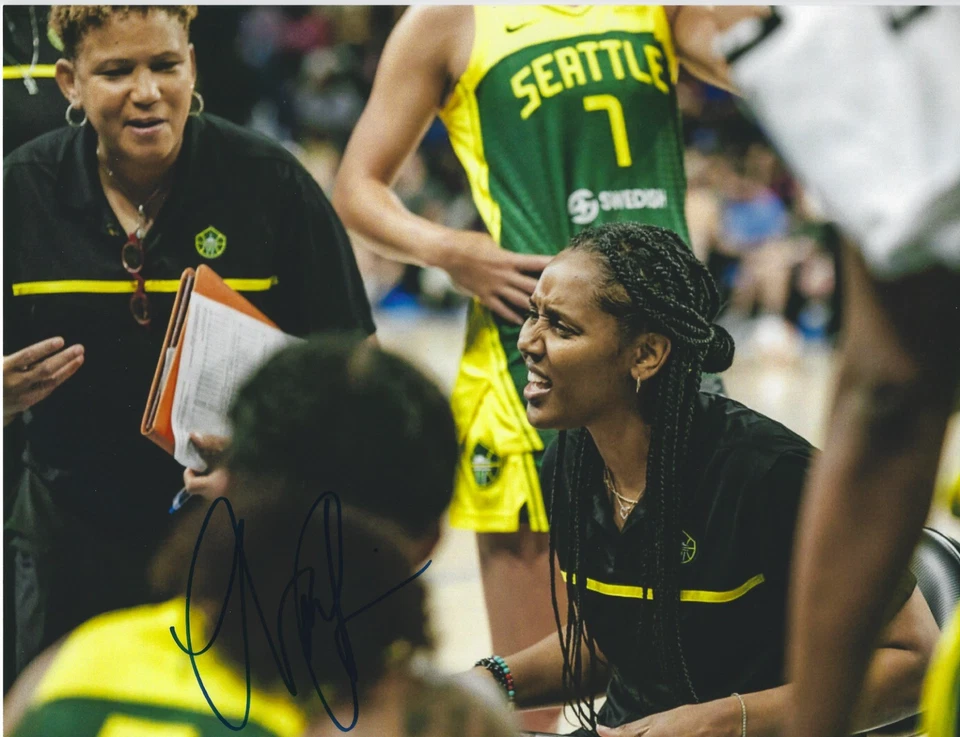 NOELLE QUINN Signed 8.5 x 11 Photo WNBA Basketball SEATTLE STORM Free Shipping - Image 1 of 1