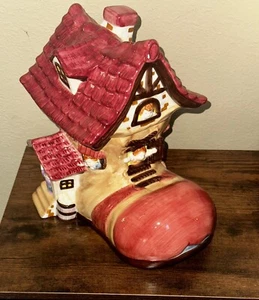 Vintage Old Woman in a Shoe Cookie Jar - Picture 1 of 3