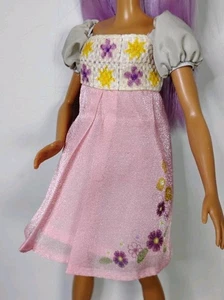 Disney Ily 4EVER Rapunzel Puppe rosa Kleid Blumenakzent Puffärmel passt Barbie - Bild 1 von 6