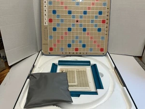 Deluxe Scrabble Kreuzworträtsel Spiel 1977 mit drehbarem Plattenspieler - Komplettset - Bild 1 von 4