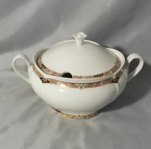 Palais Versailles v. Tirschenreuth , Schüssel / Terrine mit Deckel - Bild 1 von 3