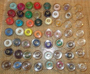 56 Vintage transparente Kunststoff Nähgarn Spulen die meisten oder alle sind 3/4" breit x 3/8" d - Bild 1 von 3