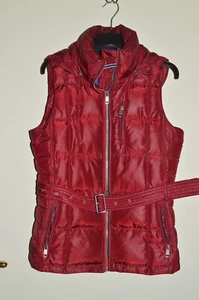 Tommy Hilfiger Daunenweste Gr.M dunkelrot 2 Wege Reißverschluss Kapuze Gürtel - Bild 1 von 17