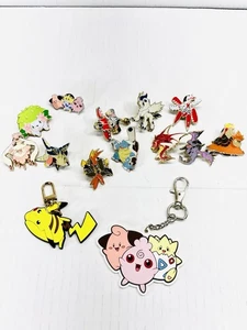 Lotto 12 spille ufficiali Pokemon 2015-2016 con 2 portachiavi inclusi - Foto 1 di 7