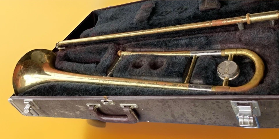 Trombón Yamaha Japón vendido como está jugable O para piezas o restauración Foto 1 de 4