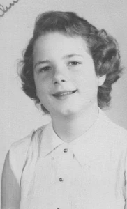 50er Jahre Mädchen lächelnd Schule Portrait Autogramm Kindheitserinnerung - Bild 1 von 3