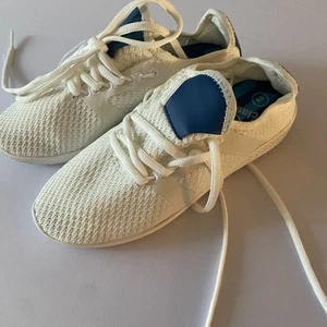 New Art Class Boys Girls Toddler White Lightweight Sneakers Shoes Size 2 - Picture 1 of 4